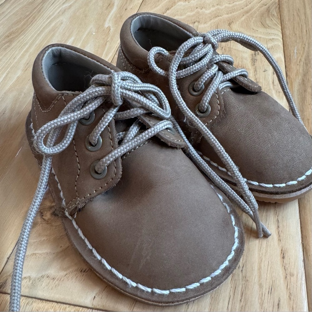 Boys leather shoes tan nubuck lace up oxford church size 5
